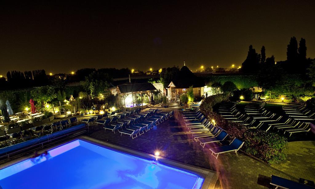 Hotel Thermen ดิลเบค ภายนอก รูปภาพ